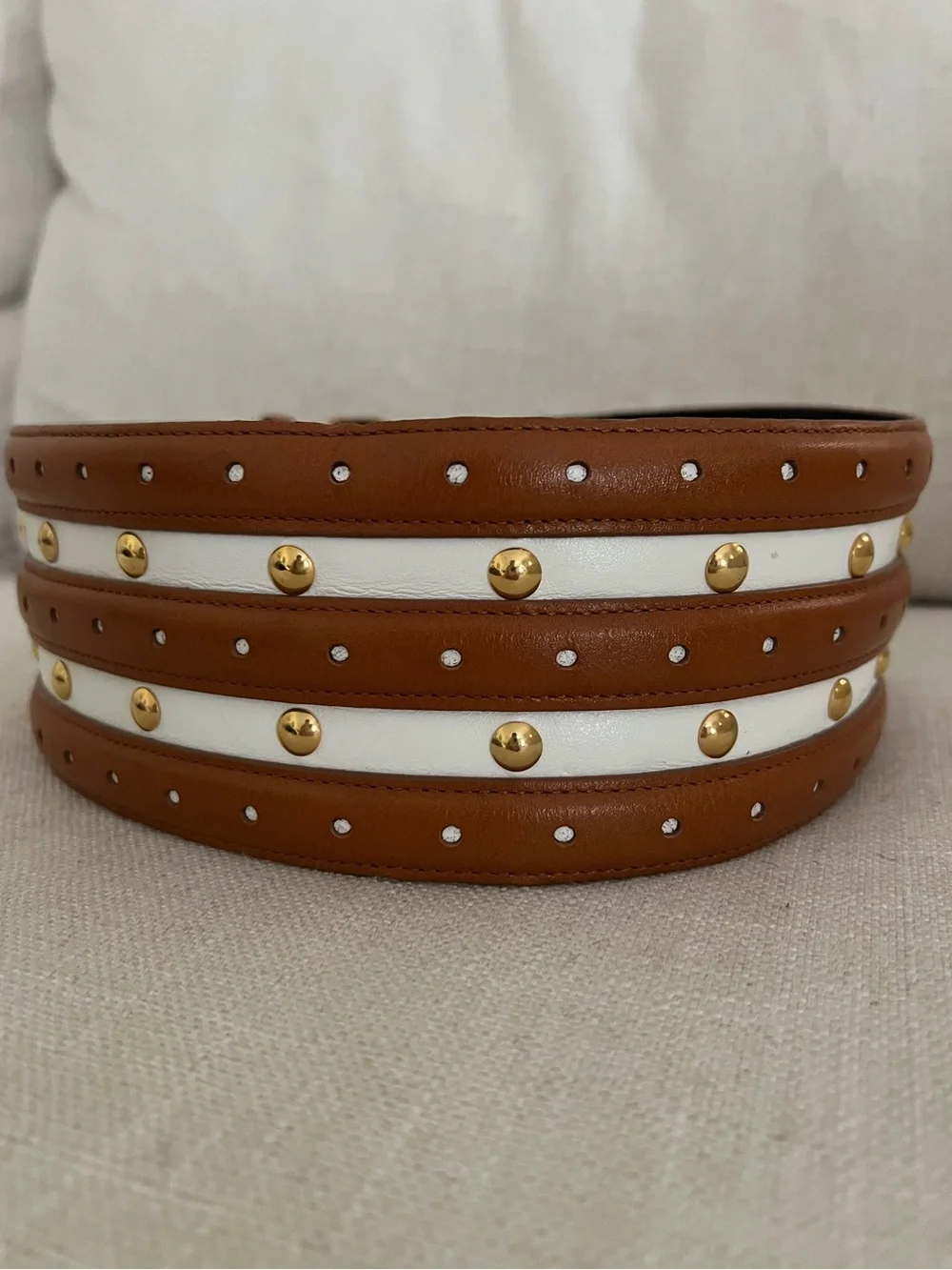 Stunning Oscar de la Renta Italian Leather Triple Buckle Studded Belt Tan XS